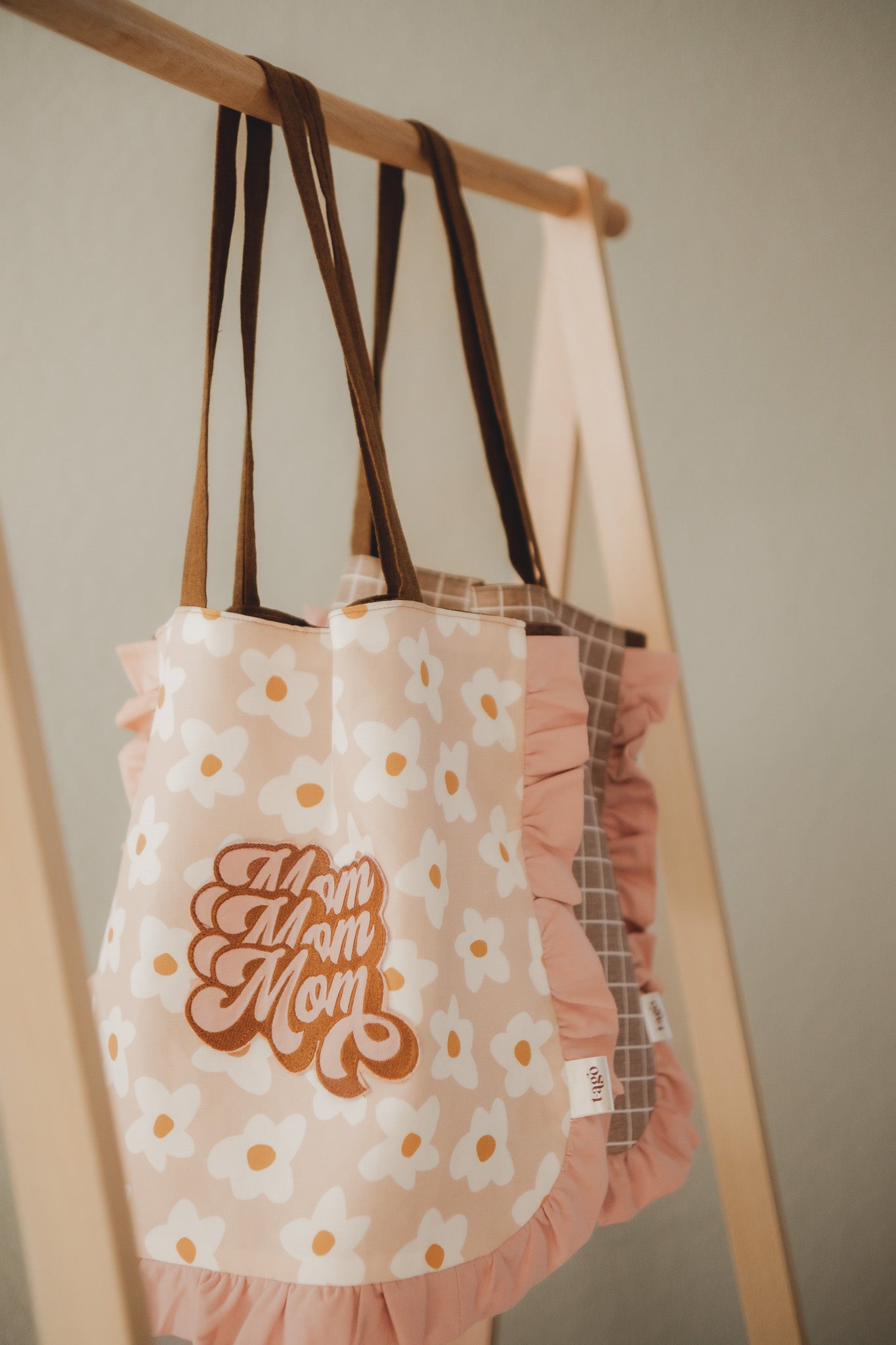 Tote Bag Graphic Retro Daisy Flowers in Pink